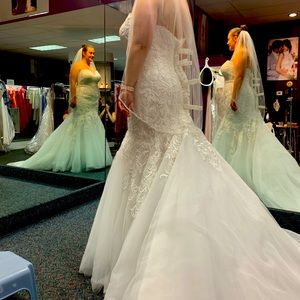 Allure Romance Wedding dress